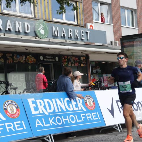 15.09.2024 - PSD Bank Halbmarathon Michael Strokosch http://msf.ph/oto/7081381 15.09.2024 11:17:37 Ziel 558, 580, 592, 636 meine-sportfotos.de