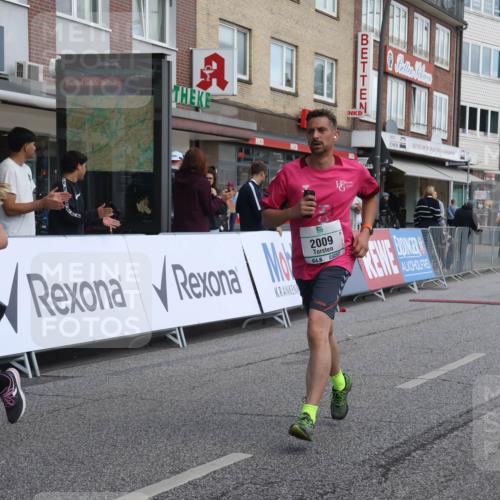 15.09.2024 - PSD Bank Halbmarathon Michael Strokosch http://msf.ph/oto/7081410 15.09.2024 12:26:43 Ziel 2009, 3128, 3374, 3490 meine-sportfotos.de