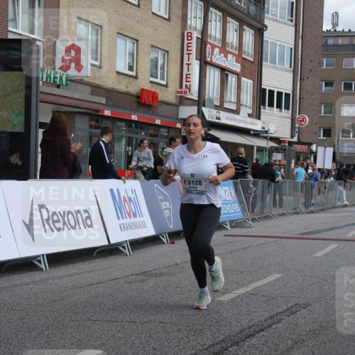 15.09.2024 - PSD Bank Halbmarathon Michael Strokosch http://msf.ph/oto/7081455 15.09.2024 12:26:46 Ziel 2009, 3128, 3374, 3490 meine-sportfotos.de