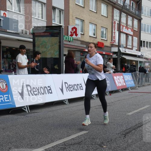 15.09.2024 - PSD Bank Halbmarathon Michael Strokosch http://msf.ph/oto/7081464 15.09.2024 12:26:46 Ziel 2009, 3128, 3374, 3490 meine-sportfotos.de