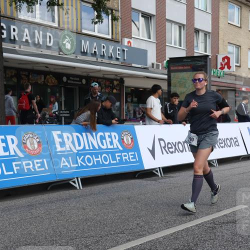 15.09.2024 - PSD Bank Halbmarathon Michael Strokosch http://msf.ph/oto/7081549 15.09.2024 12:26:53 Ziel 2009, 2113, 3128, 3249, 3490 meine-sportfotos.de