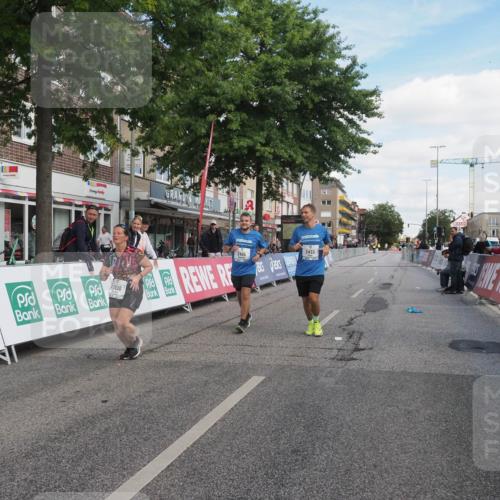 15.09.2024 - PSD Bank Halbmarathon Miley Keyser http://msf.ph/oto/7081573 15.09.2024 13:00:22 Ziel 2433, 2435, 2830 meine-sportfotos.de