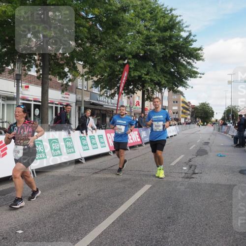 15.09.2024 - PSD Bank Halbmarathon Miley Keyser http://msf.ph/oto/7081592 15.09.2024 13:00:22 Ziel 2433, 2435, 2830 meine-sportfotos.de