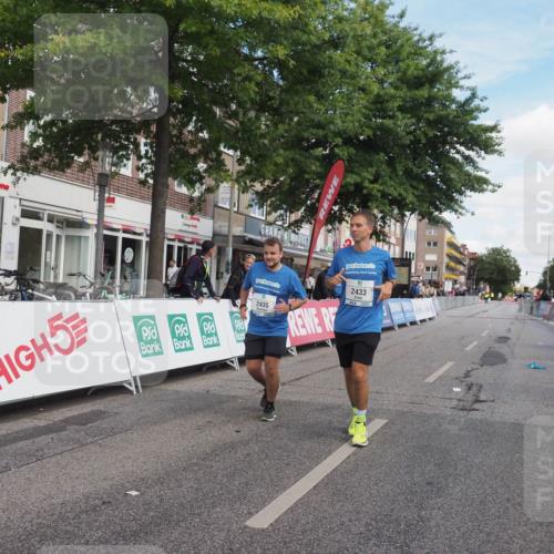 15.09.2024 - PSD Bank Halbmarathon Miley Keyser http://msf.ph/oto/7081609 15.09.2024 13:00:23 Ziel 2433, 2435, 2830 meine-sportfotos.de
