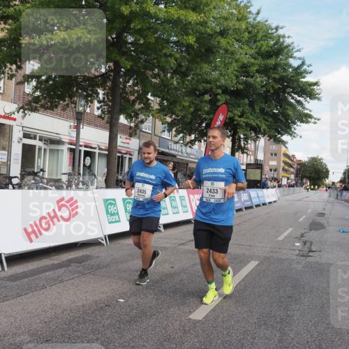 15.09.2024 - PSD Bank Halbmarathon Miley Keyser http://msf.ph/oto/7081623 15.09.2024 13:00:24 Ziel 2433, 2435, 2830 meine-sportfotos.de