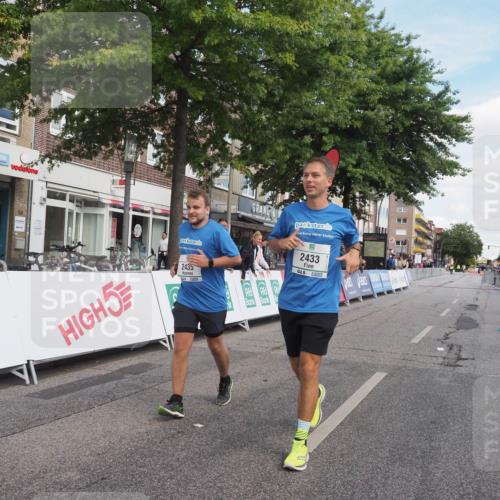 15.09.2024 - PSD Bank Halbmarathon Miley Keyser http://msf.ph/oto/7081632 15.09.2024 13:00:24 Ziel 2433, 2435, 2830 meine-sportfotos.de
