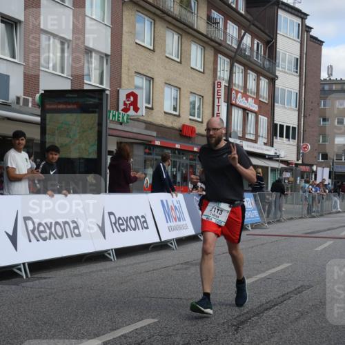 15.09.2024 - PSD Bank Halbmarathon Michael Strokosch http://msf.ph/oto/7081662 15.09.2024 12:27:01 Ziel 2113, 2812, 3249, 3490 meine-sportfotos.de