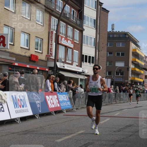 15.09.2024 - PSD Bank Halbmarathon Michael Strokosch http://msf.ph/oto/7081664 15.09.2024 11:18:05 Ziel 418, 582, 583, 863, 1077, 2614 meine-sportfotos.de
