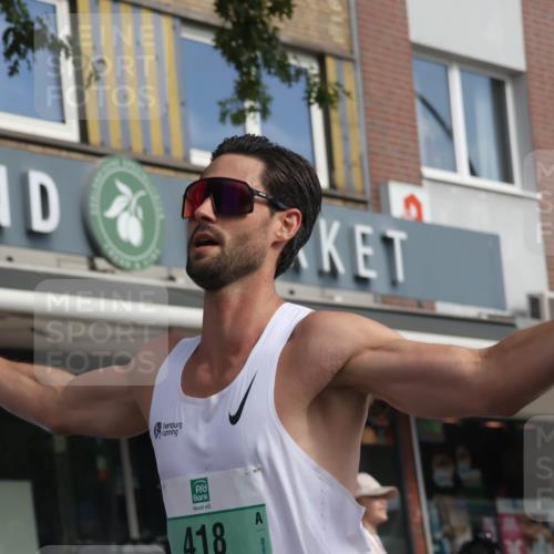 15.09.2024 - PSD Bank Halbmarathon Michael Strokosch http://msf.ph/oto/7081676 15.09.2024 11:18:06 Ziel 418, 582, 583, 863, 1077, 2614 meine-sportfotos.de