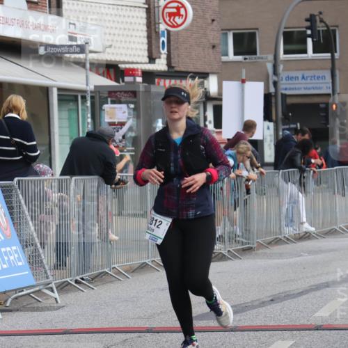 15.09.2024 - PSD Bank Halbmarathon Michael Strokosch http://msf.ph/oto/7081698 15.09.2024 12:27:05 Ziel 2113, 2812, 3249 meine-sportfotos.de