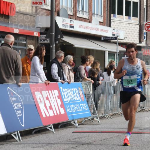 15.09.2024 - PSD Bank Halbmarathon Michael Strokosch http://msf.ph/oto/7081810 15.09.2024 11:18:21 Ziel 521, 582, 617, 639, 868, 1006, 1073, 2614 meine-sportfotos.de