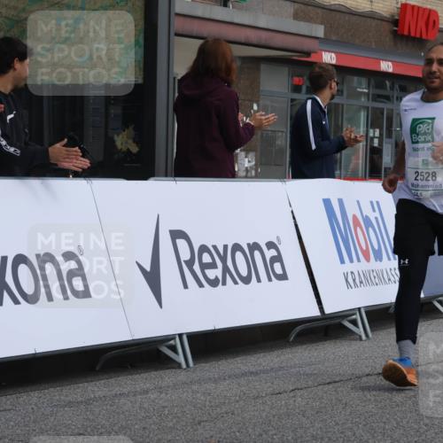 15.09.2024 - PSD Bank Halbmarathon Michael Strokosch http://msf.ph/oto/7081838 15.09.2024 12:27:22 Ziel 2528, 3288 meine-sportfotos.de