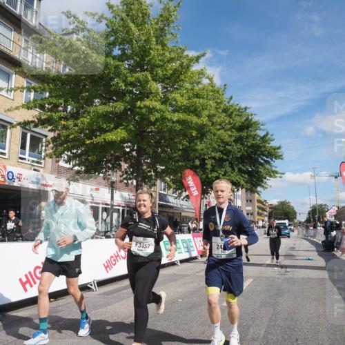 15.09.2024 - PSD Bank Halbmarathon Miley Keyser http://msf.ph/oto/7081865 15.09.2024 13:05:31 Ziel 2246, 3457 meine-sportfotos.de