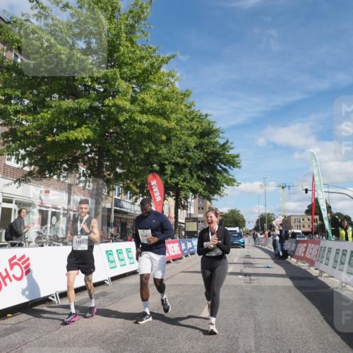 15.09.2024 - PSD Bank Halbmarathon Miley Keyser http://msf.ph/oto/7081910 15.09.2024 13:05:34 Ziel 2246, 3457 meine-sportfotos.de