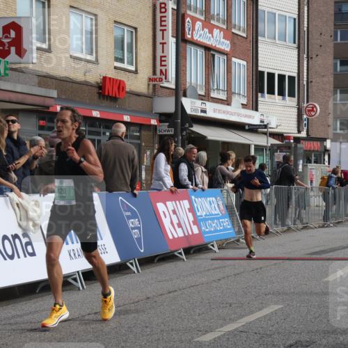 15.09.2024 - PSD Bank Halbmarathon Michael Strokosch http://msf.ph/oto/7081980 15.09.2024 11:18:49 Ziel 420, 584, 660, 849, 866, 1066, 1085 meine-sportfotos.de
