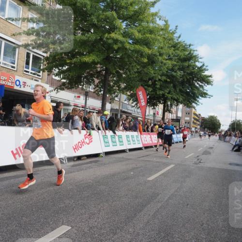 15.09.2024 - PSD Bank Halbmarathon Miley Keyser http://msf.ph/oto/7082000 15.09.2024 11:40:52 Ziel 697, 1040, 1108, 1245, 1293, 1330, 2633 meine-sportfotos.de