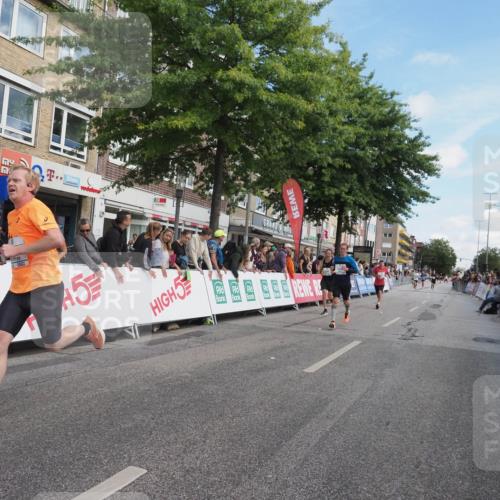 15.09.2024 - PSD Bank Halbmarathon Miley Keyser http://msf.ph/oto/7082002 15.09.2024 11:40:52 Ziel 697, 1040, 1108, 1245, 1293, 1330, 2633 meine-sportfotos.de