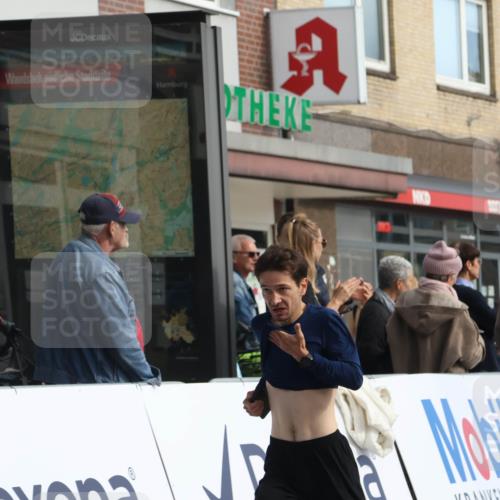 15.09.2024 - PSD Bank Halbmarathon Michael Strokosch http://msf.ph/oto/7082015 15.09.2024 11:18:51 Ziel 420, 584, 660, 849, 866, 1066, 1085 meine-sportfotos.de