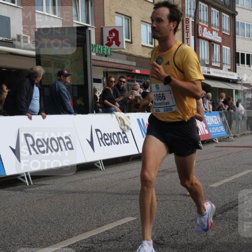 15.09.2024 - PSD Bank Halbmarathon Michael Strokosch http://msf.ph/oto/7082086 15.09.2024 11:18:57 Ziel 420, 584, 849, 866, 1066, 1085 meine-sportfotos.de