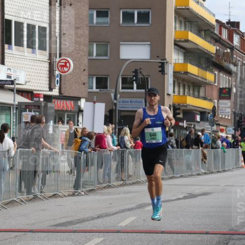 15.09.2024 - PSD Bank Halbmarathon Michael Strokosch http://msf.ph/oto/7082124 15.09.2024 11:19:07 Ziel 584, 640, 866, 1066 meine-sportfotos.de