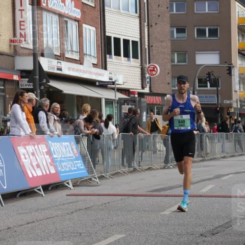 15.09.2024 - PSD Bank Halbmarathon Michael Strokosch http://msf.ph/oto/7082140 15.09.2024 11:19:08 Ziel 640, 866, 1066 meine-sportfotos.de
