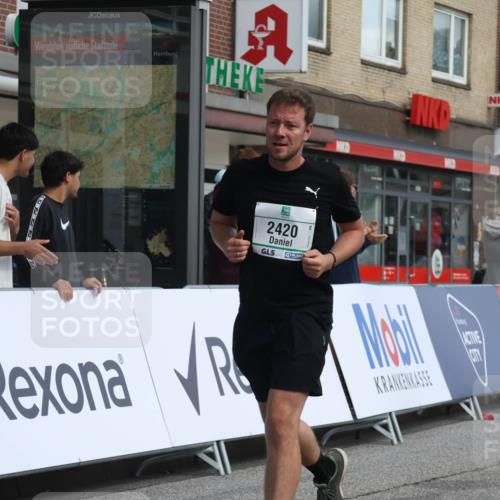 15.09.2024 - PSD Bank Halbmarathon Michael Strokosch http://msf.ph/oto/7082174 15.09.2024 12:27:52 Ziel 1858, 2322, 2420, 3073, 3284 meine-sportfotos.de