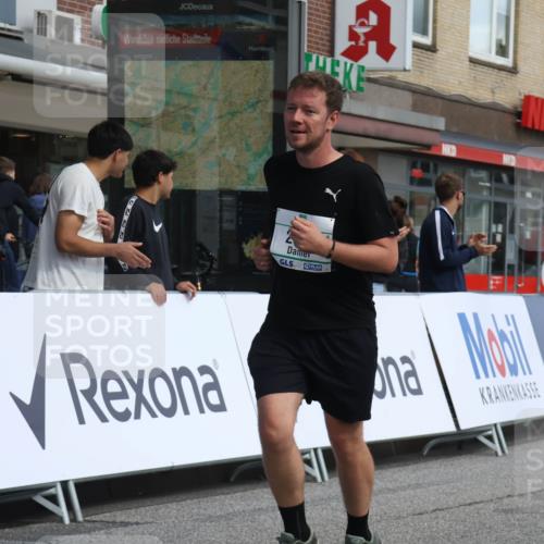 15.09.2024 - PSD Bank Halbmarathon Michael Strokosch http://msf.ph/oto/7082178 15.09.2024 12:27:53 Ziel 1858, 2322, 2420, 3073, 3284 meine-sportfotos.de