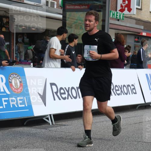 15.09.2024 - PSD Bank Halbmarathon Michael Strokosch http://msf.ph/oto/7082185 15.09.2024 12:27:53 Ziel 1858, 2322, 2420, 3073, 3284 meine-sportfotos.de