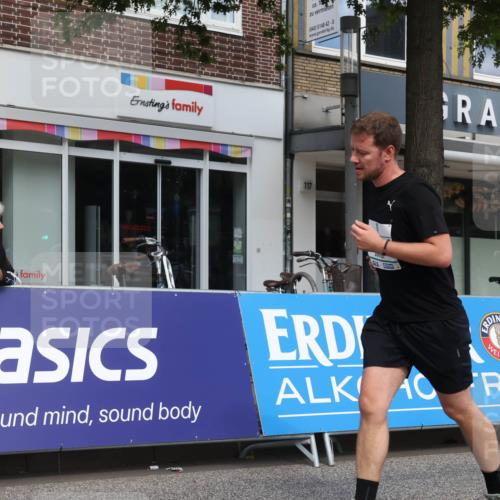 15.09.2024 - PSD Bank Halbmarathon Michael Strokosch http://msf.ph/oto/7082211 15.09.2024 12:27:54 Ziel 1858, 2322, 2420, 3073, 3284 meine-sportfotos.de