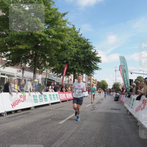 15.09.2024 - PSD Bank Halbmarathon Miley Keyser http://msf.ph/oto/7082240 15.09.2024 11:41:38 Ziel 768, 943, 960, 1183, 1203, 1241, 1243, 1260, 1262, 1320, 1970, 2083, 2707, 2850 meine-sportfotos.de