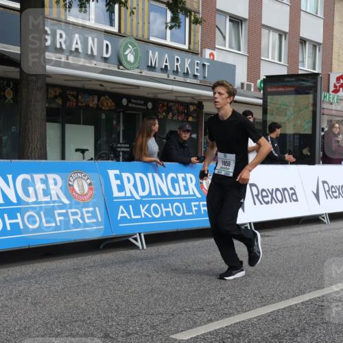 15.09.2024 - PSD Bank Halbmarathon Michael Strokosch http://msf.ph/oto/7082244 15.09.2024 12:27:57 Ziel 1858, 2322, 2420, 3073, 3284 meine-sportfotos.de
