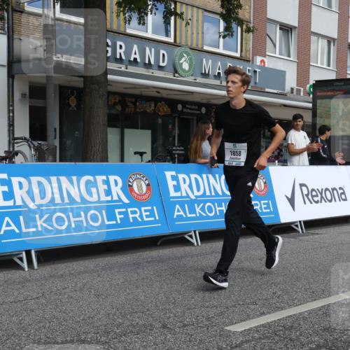 15.09.2024 - PSD Bank Halbmarathon Michael Strokosch http://msf.ph/oto/7082248 15.09.2024 12:27:57 Ziel 1858, 2322, 2420, 3073, 3284 meine-sportfotos.de