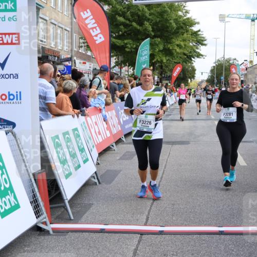 15.09.2024 - PSD Bank Halbmarathon Strokosch-Dieckow http://msf.ph/oto/7082263 15.09.2024 12:26:20 Ziel 3226, 3239, 3281, 3286, 3413 meine-sportfotos.de