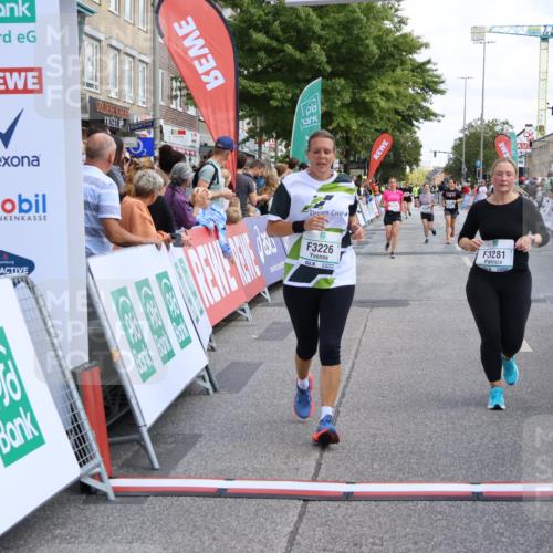 15.09.2024 - PSD Bank Halbmarathon Strokosch-Dieckow http://msf.ph/oto/7082318 15.09.2024 12:26:20 Ziel 3226, 3239, 3281, 3286, 3413 meine-sportfotos.de