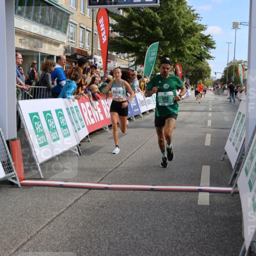 15.09.2024 - PSD Bank Halbmarathon Strokosch-Dieckow http://msf.ph/oto/7082357 15.09.2024 11:18:23 Ziel 418, 582, 583, 1006, 1073, 1077, 2614 meine-sportfotos.de