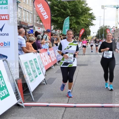 15.09.2024 - PSD Bank Halbmarathon Strokosch-Dieckow http://msf.ph/oto/7082377 15.09.2024 12:26:20 Ziel 3226, 3239, 3281, 3286, 3413 meine-sportfotos.de