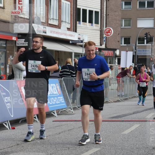15.09.2024 - PSD Bank Halbmarathon Michael Strokosch http://msf.ph/oto/7082461 15.09.2024 12:28:12 Ziel 2322, 2392, 2439, 2441, 3017, 3121, 3274, 3327 meine-sportfotos.de