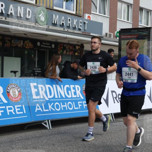 15.09.2024 - PSD Bank Halbmarathon Michael Strokosch http://msf.ph/oto/7082515 15.09.2024 12:28:15 Ziel 2392, 2439, 2441, 3017, 3121, 3225, 3274, 3327 meine-sportfotos.de