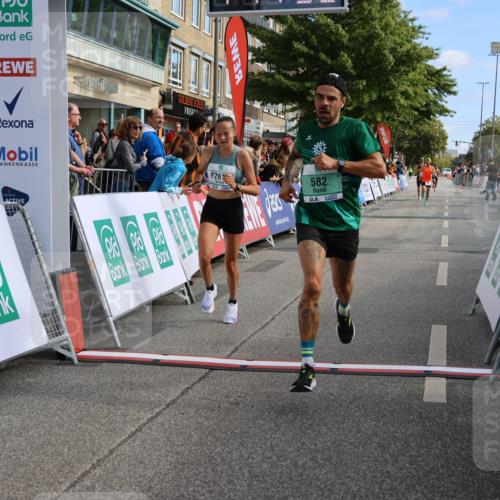 15.09.2024 - PSD Bank Halbmarathon Strokosch-Dieckow http://msf.ph/oto/7082533 15.09.2024 11:18:23 Ziel 418, 582, 583, 1006, 1073, 1077, 2614 meine-sportfotos.de
