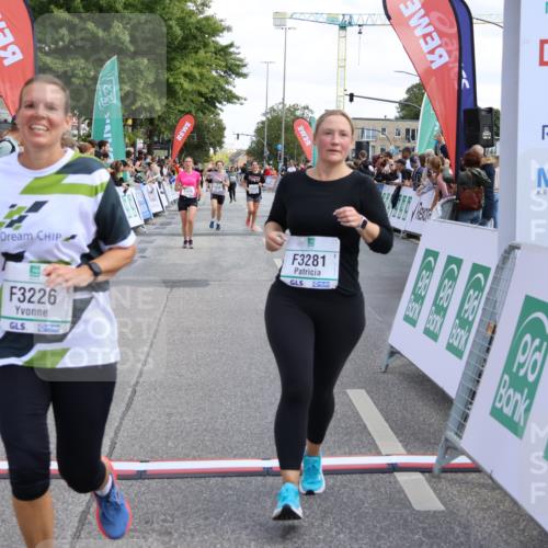 15.09.2024 - PSD Bank Halbmarathon Strokosch-Dieckow http://msf.ph/oto/7082543 15.09.2024 12:26:21 Ziel 3156, 3157, 3226, 3239, 3281, 3286, 3413 meine-sportfotos.de