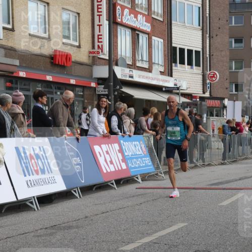 15.09.2024 - PSD Bank Halbmarathon Michael Strokosch http://msf.ph/oto/7082865 15.09.2024 11:20:14 Ziel 598, 611, 619, 647, 669, 843, 852, 861, 1021 meine-sportfotos.de
