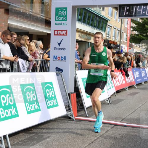 15.09.2024 - PSD Bank Halbmarathon Strokosch-Dieckow http://msf.ph/oto/7082912 15.09.2024 11:14:55 Ziel 412, 540, 564, 565, 570, 588, 845 meine-sportfotos.de