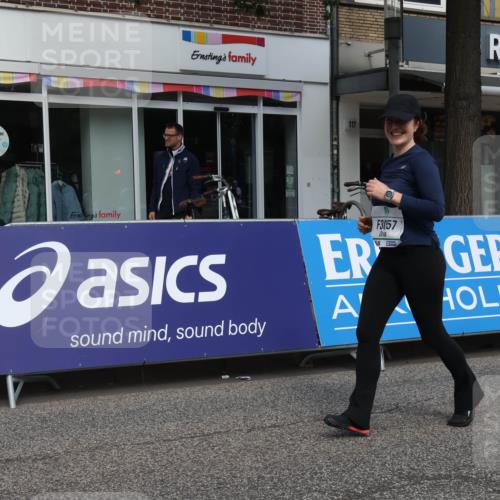 15.09.2024 - PSD Bank Halbmarathon Michael Strokosch http://msf.ph/oto/7082921 15.09.2024 12:28:54 Ziel 2075, 2076, 2089, 2157, 2288, 2362, 2451, 2715, 3057, 3247, 3255, 3266, 3287, 3325, 3401, 3491 meine-sportfotos.de