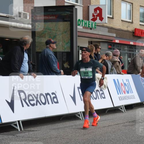 15.09.2024 - PSD Bank Halbmarathon Michael Strokosch http://msf.ph/oto/7082968 15.09.2024 11:20:19 Ziel 598, 619, 647, 651, 669, 852, 861, 1021, 1068 meine-sportfotos.de