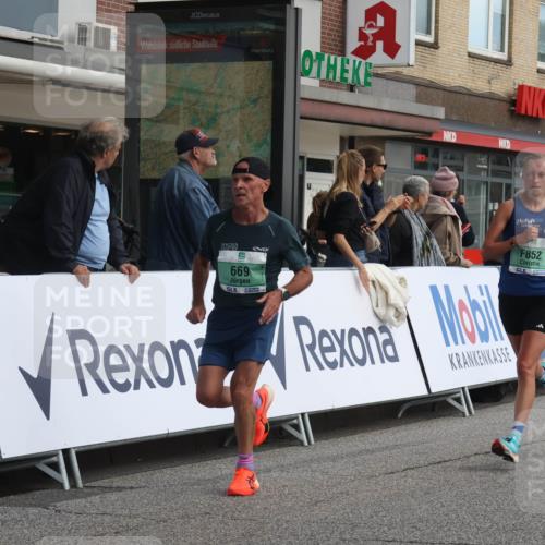 15.09.2024 - PSD Bank Halbmarathon Michael Strokosch http://msf.ph/oto/7082974 15.09.2024 11:20:19 Ziel 598, 619, 647, 651, 669, 852, 861, 1021, 1068 meine-sportfotos.de