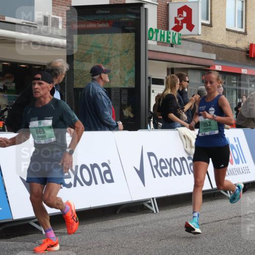 15.09.2024 - PSD Bank Halbmarathon Michael Strokosch http://msf.ph/oto/7082979 15.09.2024 11:20:19 Ziel 598, 619, 647, 651, 669, 852, 861, 1021, 1068 meine-sportfotos.de