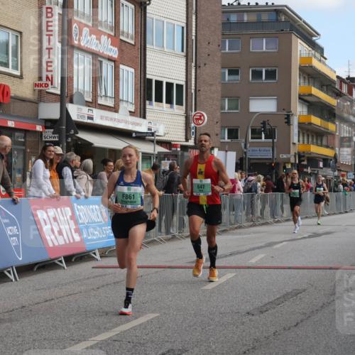 15.09.2024 - PSD Bank Halbmarathon Michael Strokosch http://msf.ph/oto/7082997 15.09.2024 11:20:21 Ziel 424, 598, 619, 647, 651, 669, 852, 861, 1021, 1068 meine-sportfotos.de