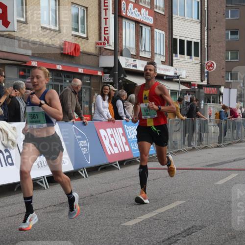 15.09.2024 - PSD Bank Halbmarathon Michael Strokosch http://msf.ph/oto/7083013 15.09.2024 11:20:22 Ziel 424, 598, 619, 647, 651, 669, 852, 861, 1021, 1068 meine-sportfotos.de