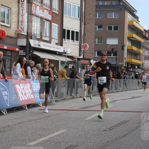 15.09.2024 - PSD Bank Halbmarathon Michael Strokosch http://msf.ph/oto/7083061 15.09.2024 11:20:25 Ziel 424, 598, 619, 647, 649, 651, 669, 852, 861, 880, 1068 meine-sportfotos.de