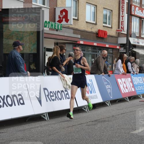 15.09.2024 - PSD Bank Halbmarathon Michael Strokosch http://msf.ph/oto/7083118 15.09.2024 11:20:28 Ziel 424, 618, 619, 647, 649, 651, 669, 852, 861, 880, 898, 1068 meine-sportfotos.de